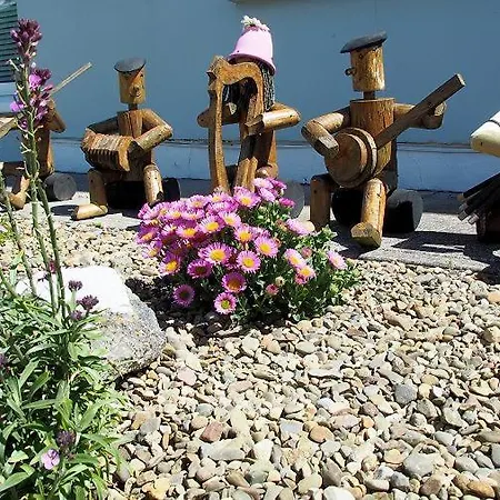 Lanelodge Pensjonat 3*